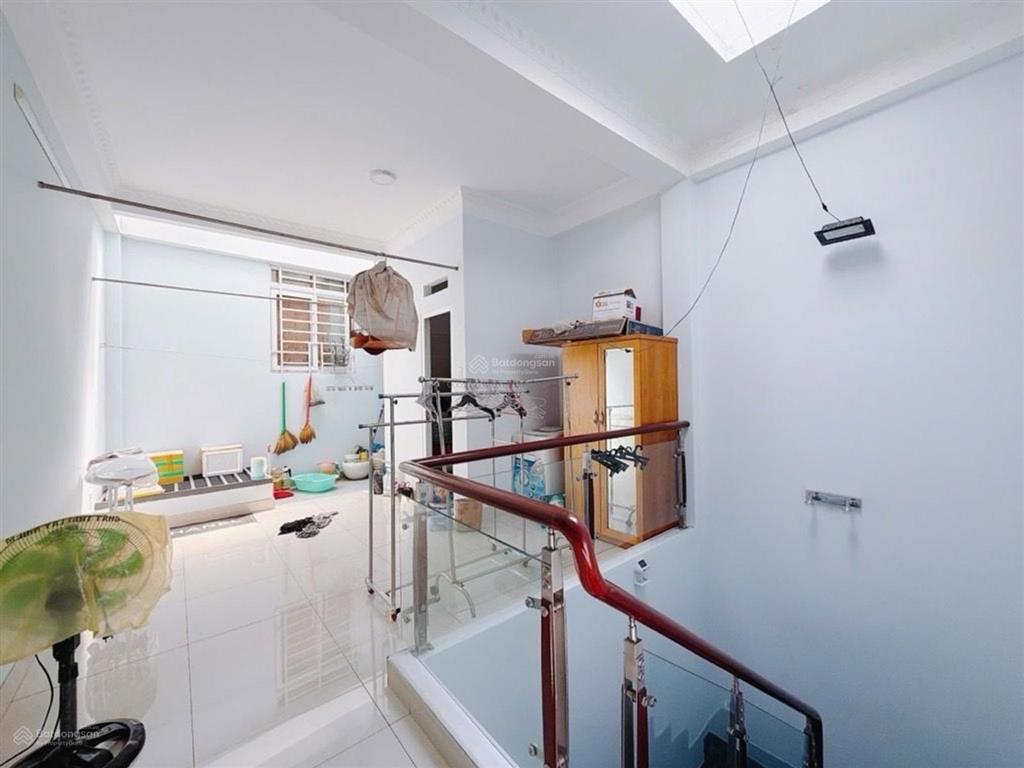 Bán nhà hoàng diệu quận 4  5 tầng  50m2  chỉ 6 tỷ nhỉnh  hẻm ôtô  khu dân trí cao an ninh