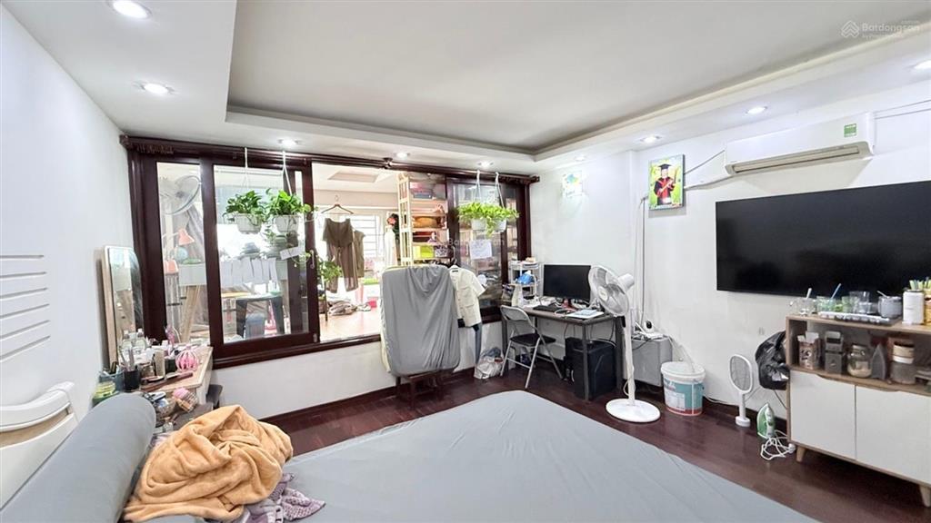 Bán nhà nguyễn khoái quận 4  5 tầng  44m²  bề ngang 4m  4 tỷ nhỉnh  khu dân trí cao