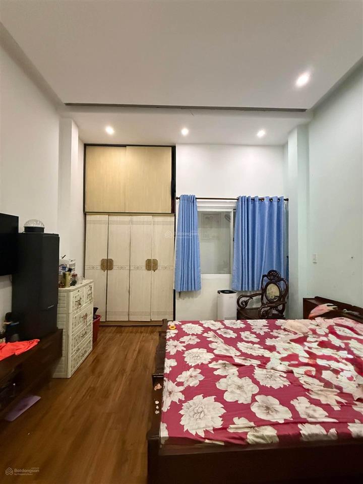 Bán nhà xóm chiếu quận 4  3 tầng  48m2  chỉ 5 tỷ  sát mặt tiền  bề ngang 4m