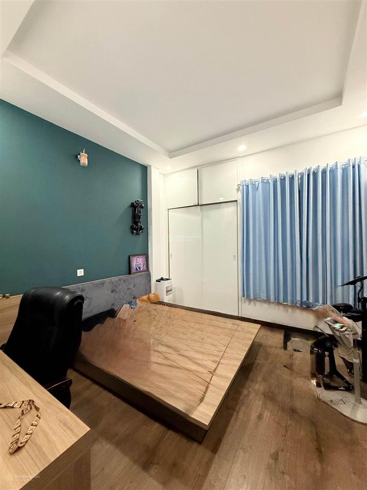 Bán nhà xóm chiếu quận 4  3 tầng  48m2  chỉ 5 tỷ  sát mặt tiền  bề ngang 4m