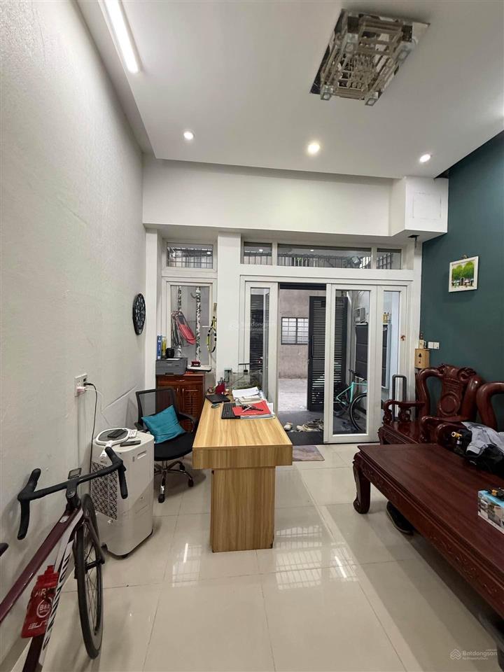 Bán nhà xóm chiếu quận 4  3 tầng  48m2  chỉ 5 tỷ  sát mặt tiền  bề ngang 4m