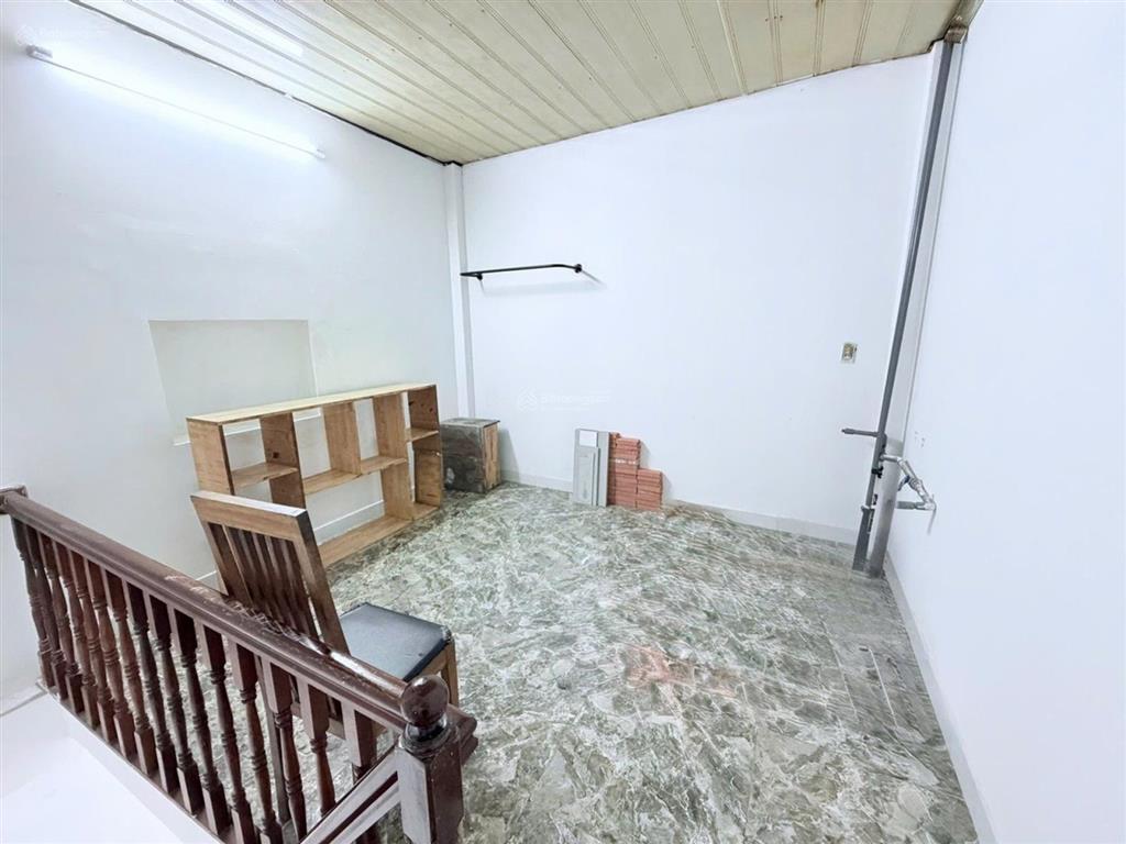 Bán nhà hoàng diệu quận 4  28m2  3 tầng đúc  chỉ 3 tỷ  nhà còn mới vào ở ngay  hẻm rộng 4m