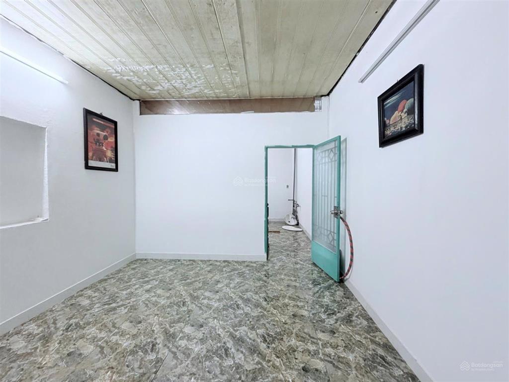 Bán nhà hoàng diệu quận 4  28m2  3 tầng đúc  chỉ 3 tỷ  nhà còn mới vào ở ngay  hẻm rộng 4m
