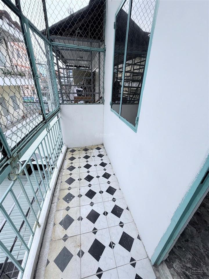 Bán nhà hoàng diệu quận 4  28m2  3 tầng đúc  chỉ 3 tỷ  nhà còn mới vào ở ngay  hẻm rộng 4m