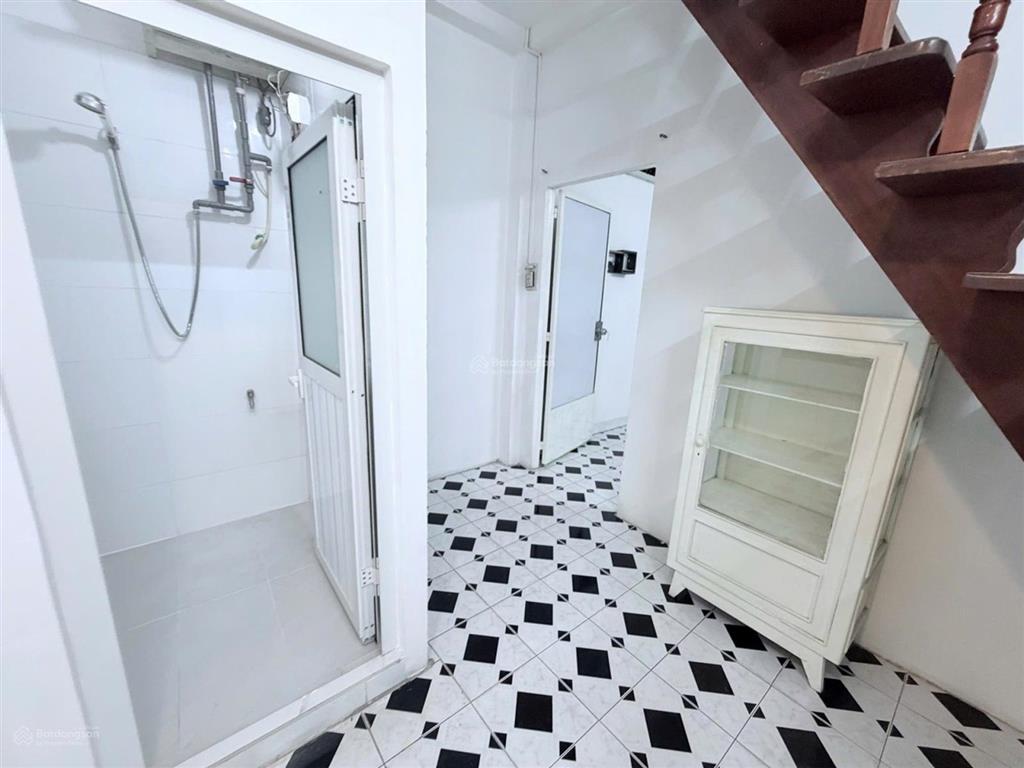 Bán nhà hoàng diệu quận 4  28m2  3 tầng đúc  chỉ 3 tỷ  nhà còn mới vào ở ngay  hẻm rộng 4m