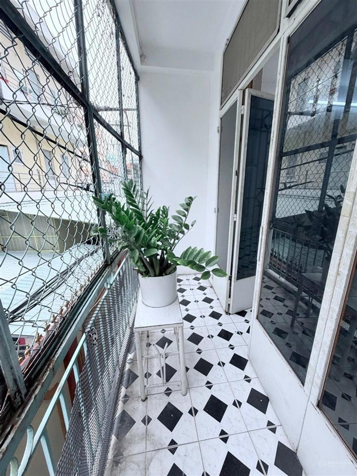 Bán nhà hoàng diệu quận 4  28m2  3 tầng đúc  chỉ 3 tỷ  nhà còn mới vào ở ngay  hẻm rộng 4m