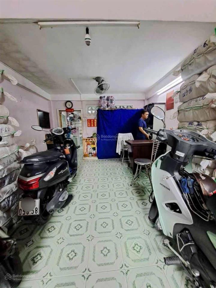 Bán nhà tôn thất thuyết quận 4  3 tầng  52m2  5 tỷ  bề ngang 4m