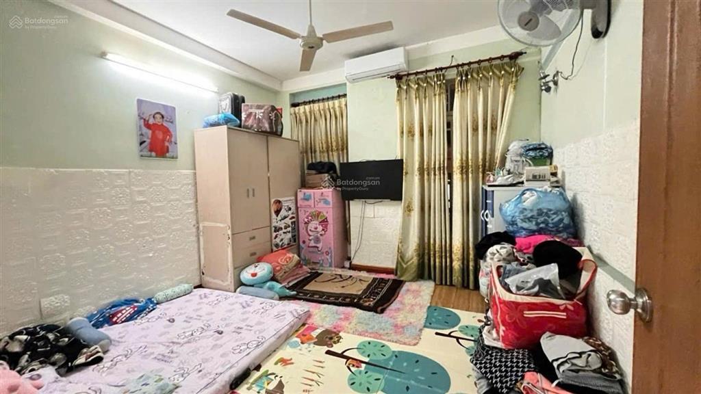 Bán nhà nguyễn khoái quận 4  3 tầng  40m2  chỉ 4 tỷ  bề ngang 4m