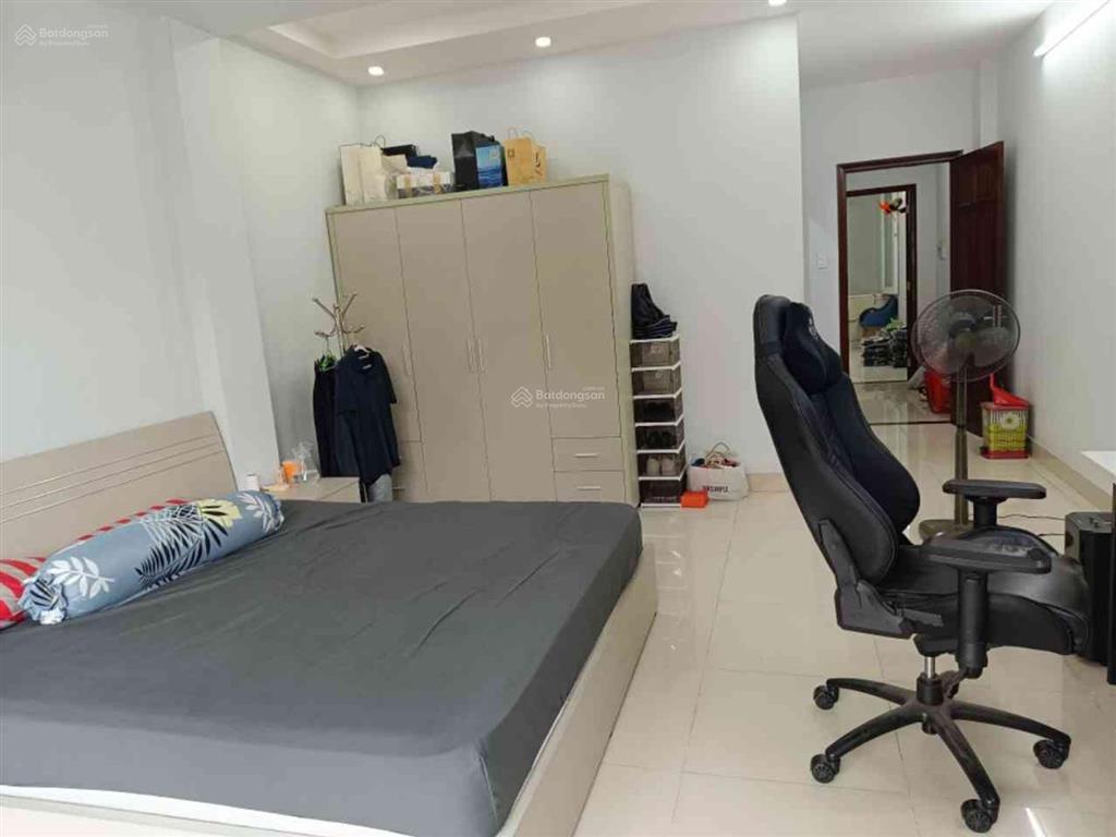 Bán nhà xóm chiếu quận 4  5 tầng  60m2  chỉ 8 tỷ  bề ngang 4m  tặng toàn bộ nội thất cao cấp