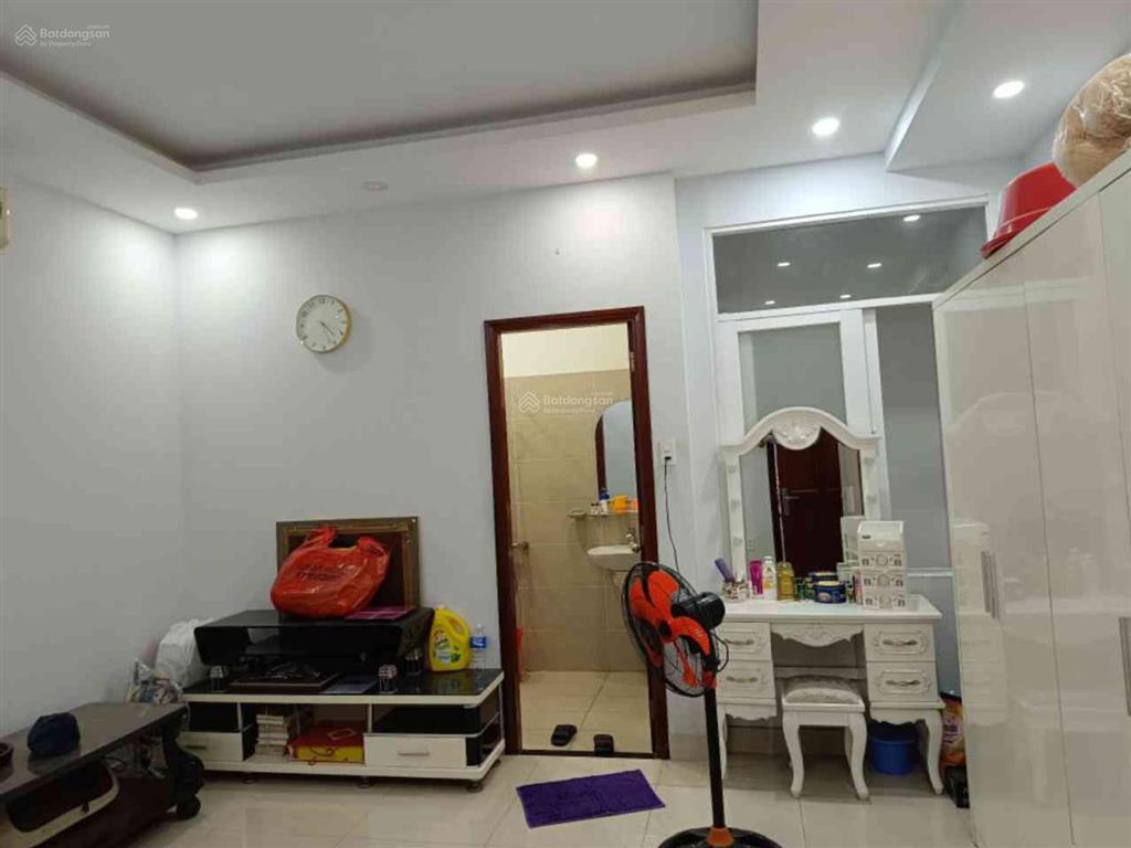 Bán nhà xóm chiếu quận 4  5 tầng  60m2  chỉ 8 tỷ  bề ngang 4m  tặng toàn bộ nội thất cao cấp