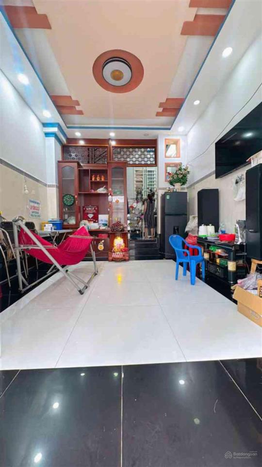 Bán nhà xóm chiếu quận 4  3 tầng  28m2  3 tỷ nhỉnh  bề ngang 4m  khu dân trí cao yên tĩnh