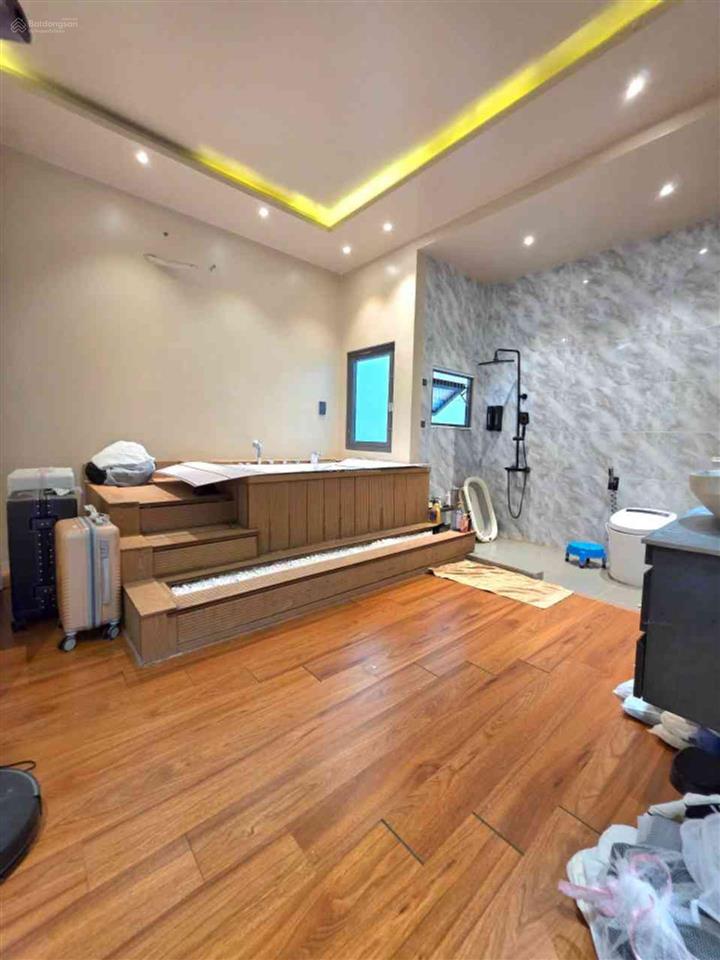 Bán nhà vĩnh hội quận 4  ô tô ngủ trong nhà  5 tầng  50m2  chỉ 9 tỷ  bề ngang 5m
