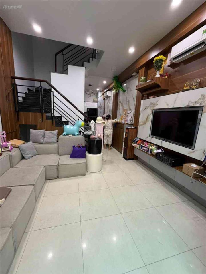 Bán nhà hoàng diệu quận 4  4 tầng  40m2  chỉ 5 tỷ  khu dân trí cao an ninh  bề ngang 4m