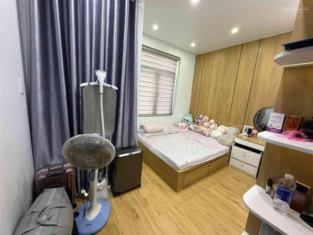 Bán nhà hoàng diệu quận 4  4 tầng  40m2  chỉ 5 tỷ  khu dân trí cao an ninh  bề ngang 4m