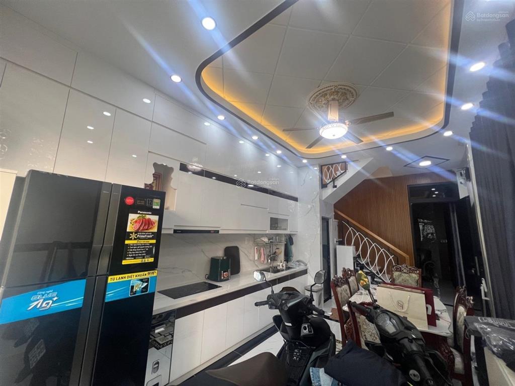 Bán nhà tân vĩnh quận 4  hẻm ôtô  4 tầng  48m2  chỉ 8 tỷ nhỉnh  bề ngang 4m