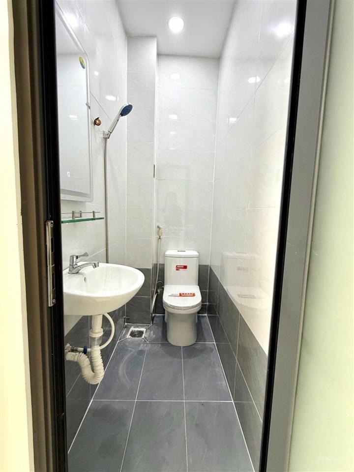 Bán nhà đoàn văn bơ quận 4  28m2  bề ngang 4m  chỉ 2 tỷ nhỉnh  nhà mới dọn vào ở ngay