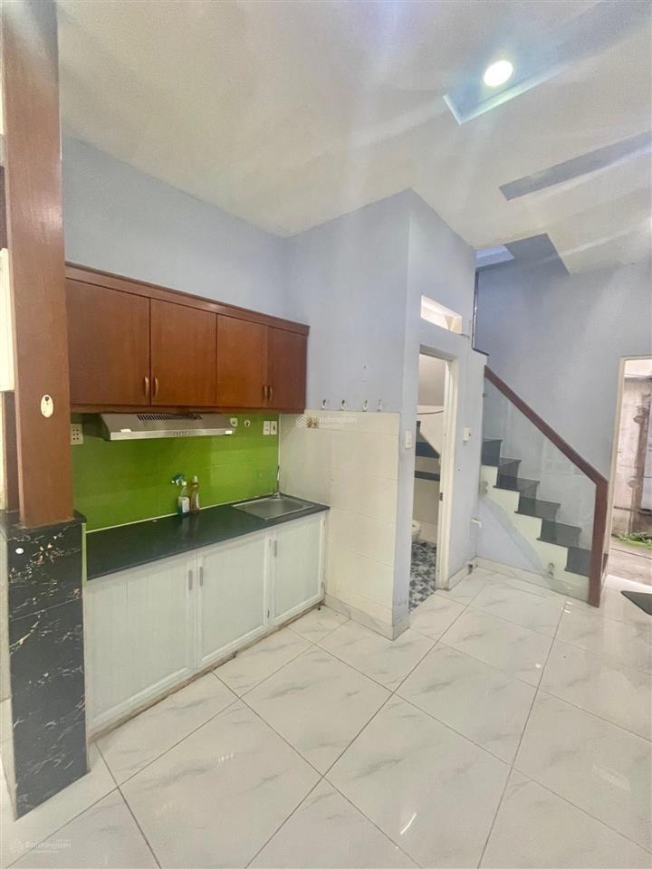 Bán nhà đoàn văn bơ, quận 4  29m2  chỉ 3 tỷ  hẻm 4m thông tứ tung  thuận tiện kinh doanh