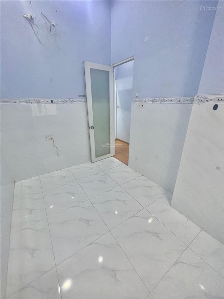 Bán nhà đoàn văn bơ, quận 4  29m2  chỉ 3 tỷ  hẻm 4m thông tứ tung  thuận tiện kinh doanh