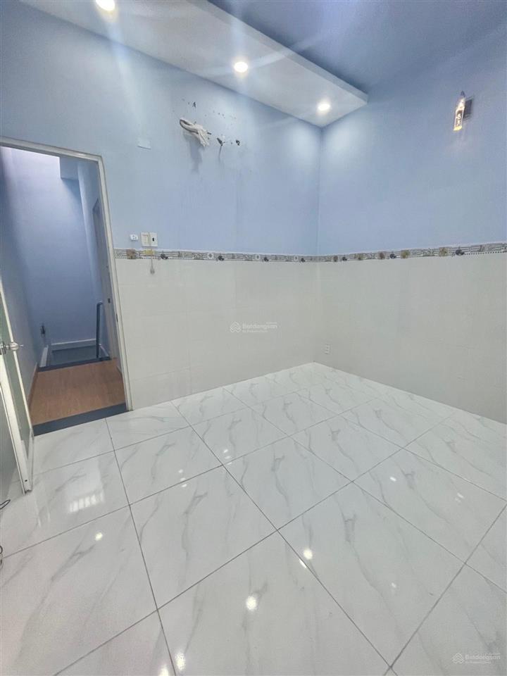 Bán nhà đoàn văn bơ, quận 4  29m2  chỉ 3 tỷ  hẻm 4m thông tứ tung  thuận tiện kinh doanh