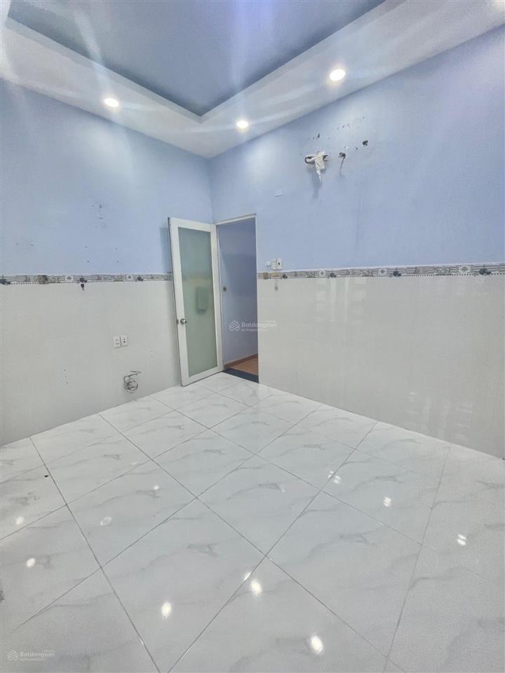 Bán nhà đoàn văn bơ, quận 4  29m2  chỉ 3 tỷ  hẻm 4m thông tứ tung  thuận tiện kinh doanh