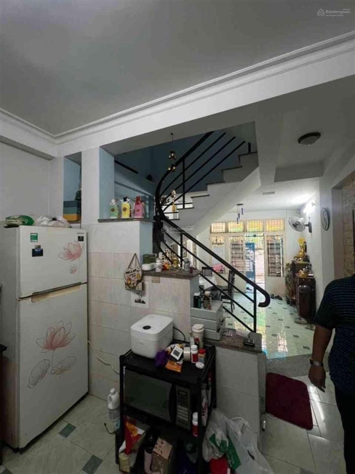 Bán nhà tôn thất thuyết quận 4  3 tầng  48m2  chỉ 5 tỷ  bề ngang 4m