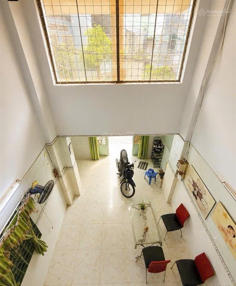 Bán nhà đoàn văn bơ quận 4  5 tầng  55m2  chỉ hơn 5 tỷ  bề ngang 4m  hẻm 4m  tiện kinh doanh