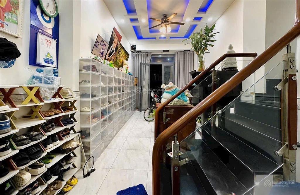 Bán nhà nguyễn khoái quận 4  4 tầng  54m2  chỉ 6 tỷ nhỉnh  bề ngang 4m  sát mặt tiền  an ninh