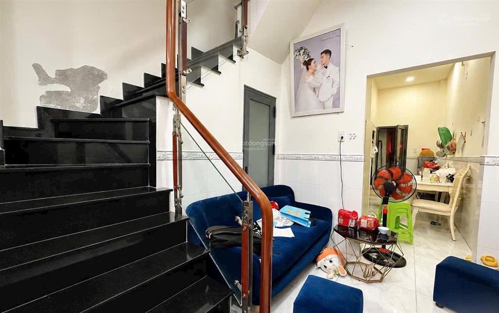Bán nhà nguyễn khoái quận 4  4 tầng  54m2  chỉ 6 tỷ nhỉnh  bề ngang 4m  sát mặt tiền  an ninh