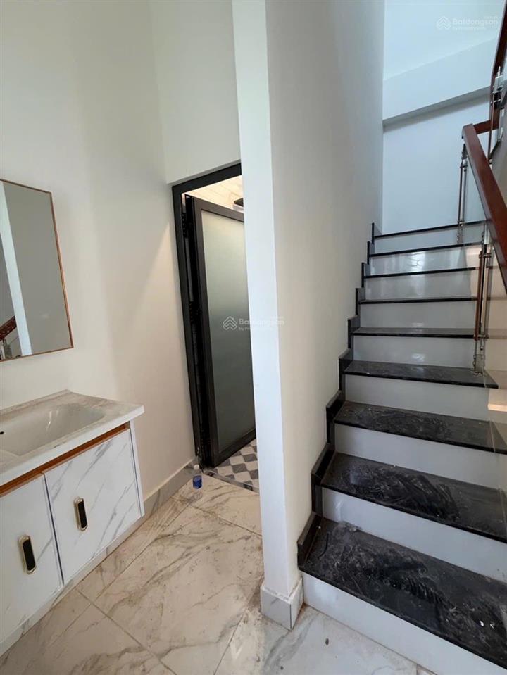 Bán nhà tôn đản quận 4  3 tầng  32m2  3 tỷ nhỉnh  bề ngang 4m  nhà mới xây dọn vào ở ngay
