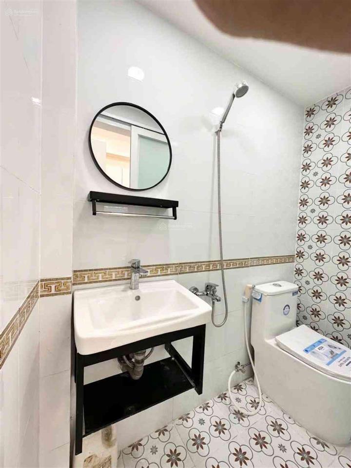 Bán nhà tôn thất thuyết quận 4  nhà mới xây vào ở ngay  28m2  bề ngang 4m  chỉ 3 tỷ