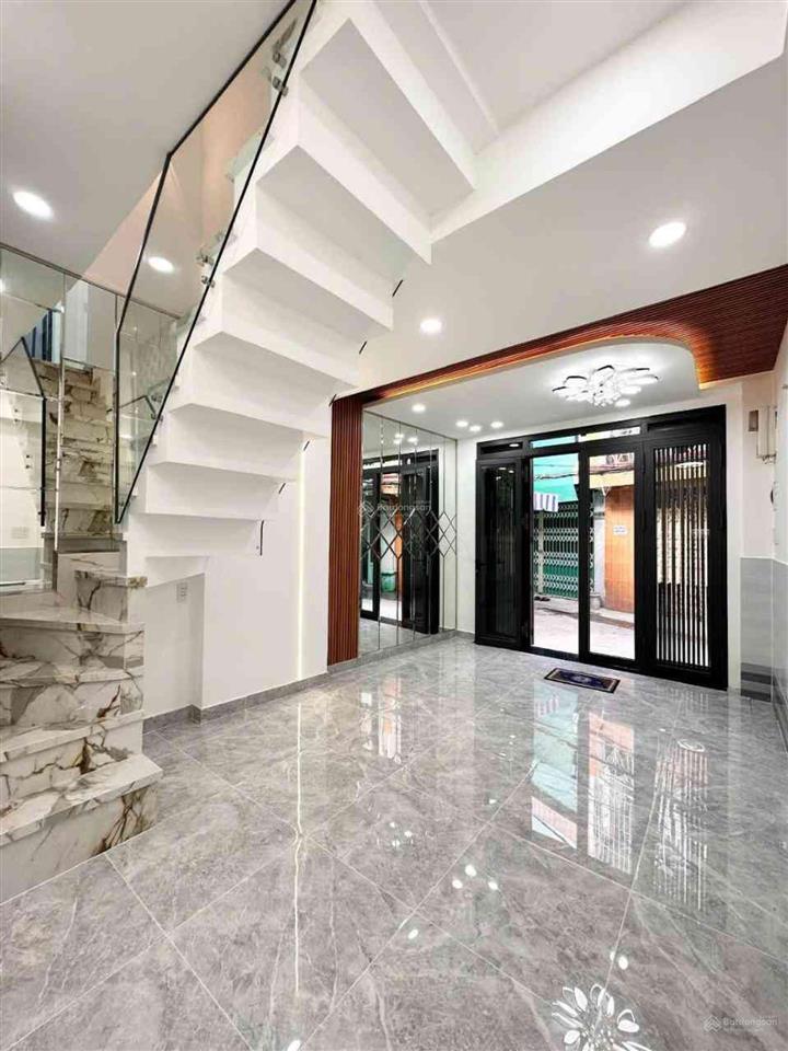 Bán nhà tôn thất thuyết quận 4  nhà mới xây vào ở ngay  28m2  bề ngang 4m  chỉ 3 tỷ