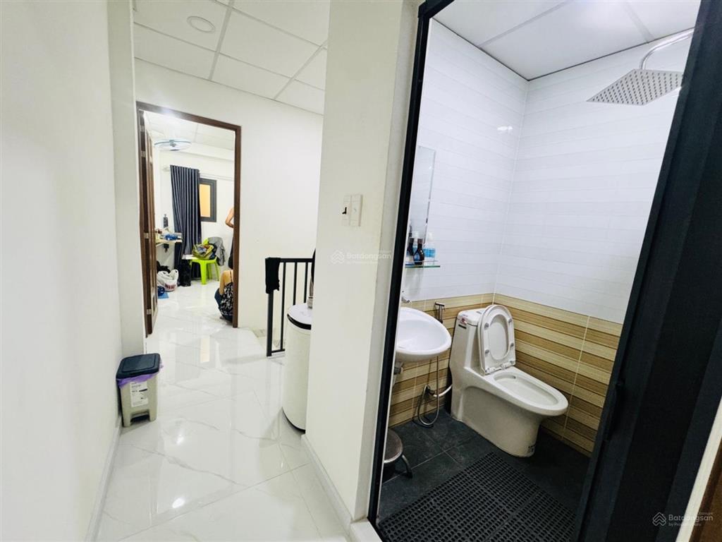 Bán nhà đoàn văn bơ quận 4  2 tầng  30m2  chỉ 3 tỷ  hẻm 4m  tiện kinh doanh