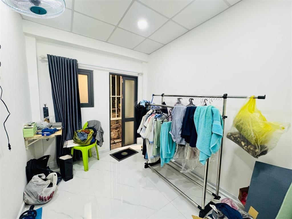 Bán nhà đoàn văn bơ quận 4  2 tầng  30m2  chỉ 3 tỷ  hẻm 4m  tiện kinh doanh