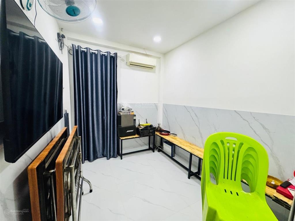 Bán nhà đoàn văn bơ quận 4  2 tầng  30m2  chỉ 3 tỷ  hẻm 4m  tiện kinh doanh