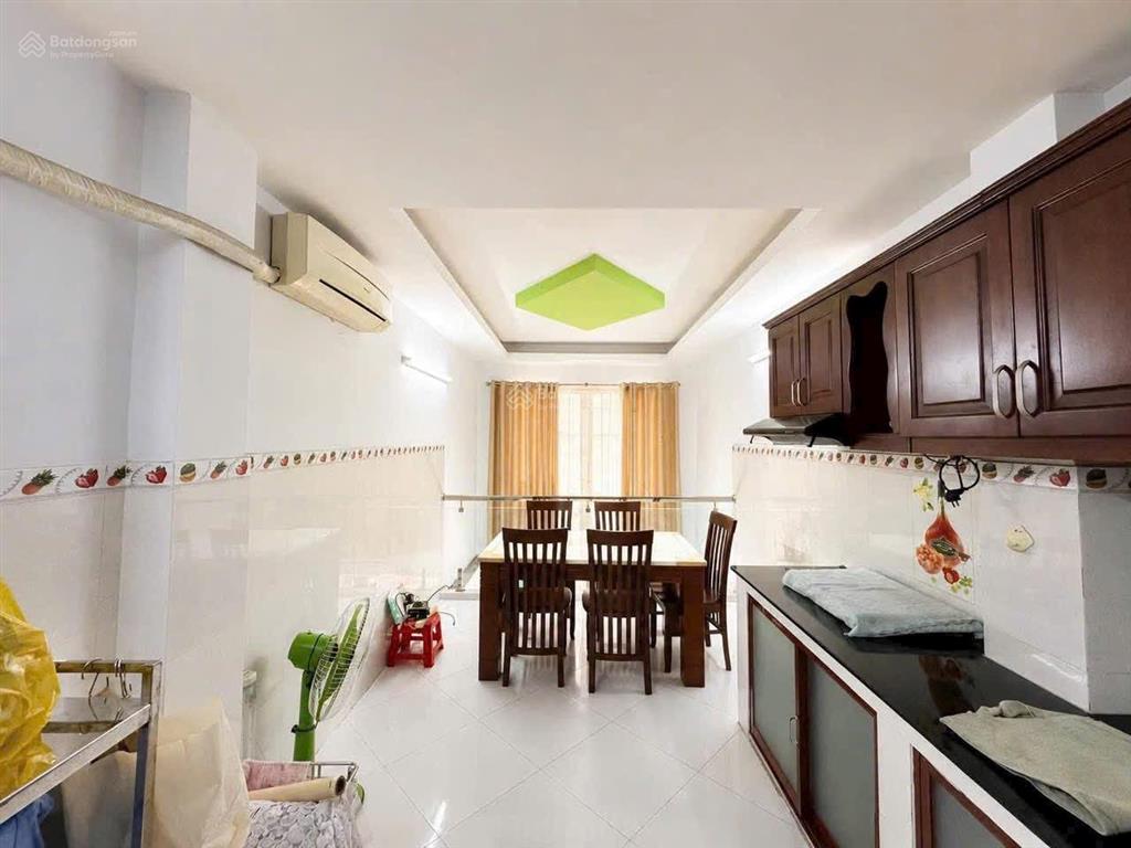 Bán nhà hoàng diệu quận 4  5 tầng  27m2  chỉ 4 tỷ nhỉnh  khu dân trí cao an ninh  nhà còn mới