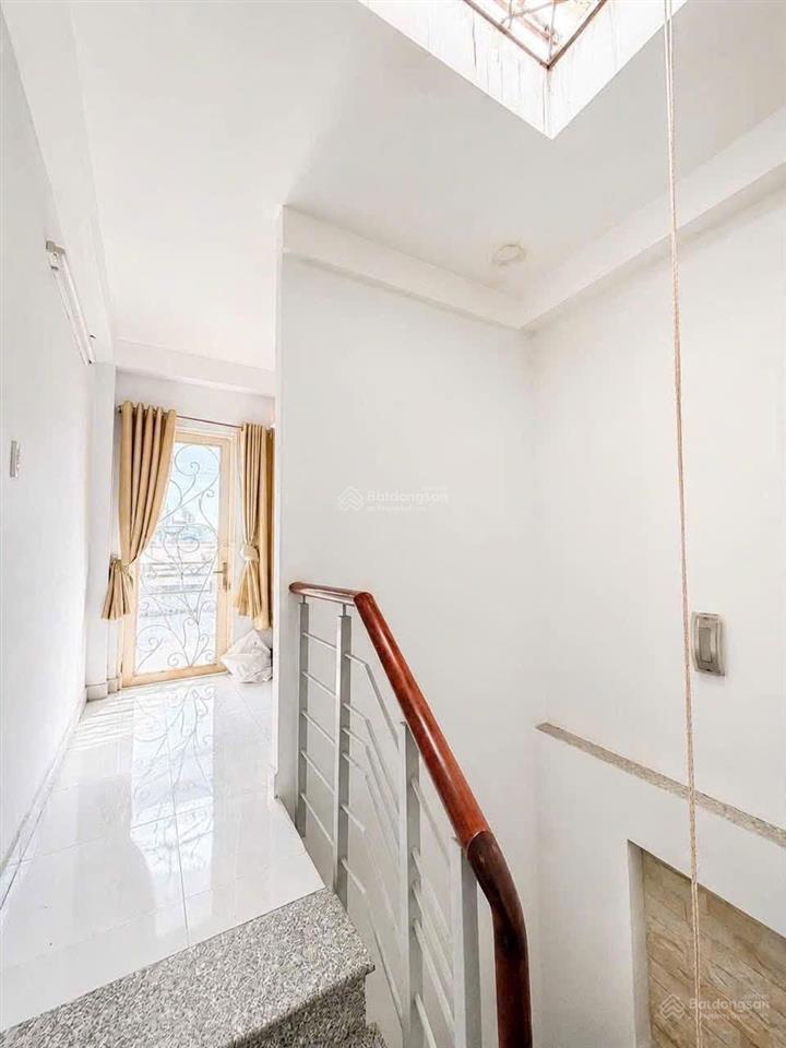Bán nhà hoàng diệu quận 4  5 tầng  27m2  chỉ 4 tỷ nhỉnh  khu dân trí cao an ninh  nhà còn mới