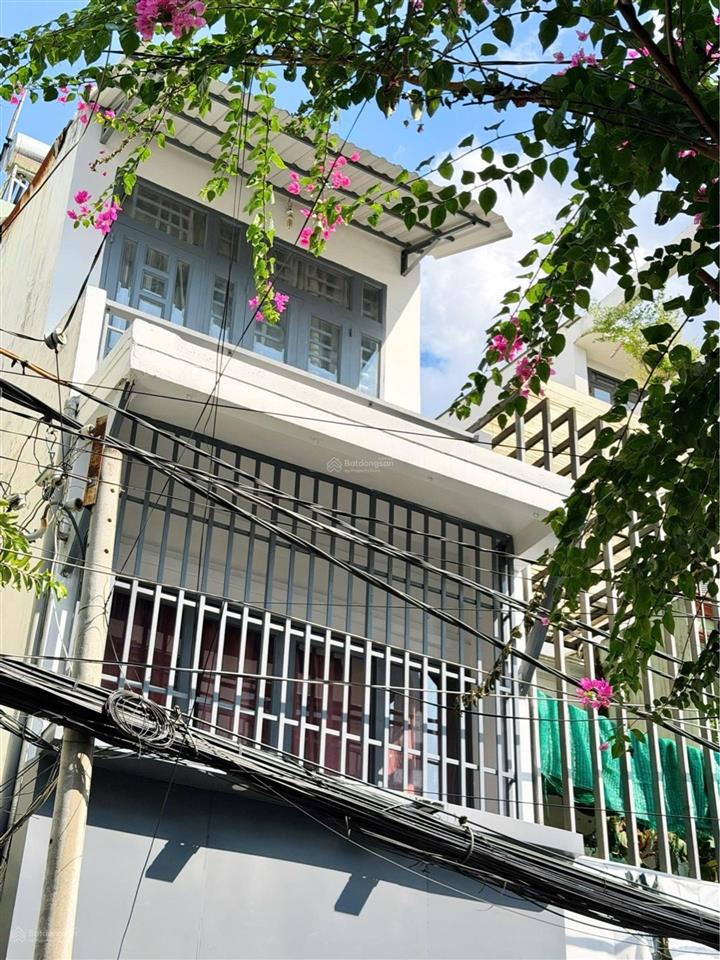Bán nhà đoàn văn bơ quận 4  4 tầng  30m2  chỉ 3 tỷ  hẻm 4m thông  tiện kinh doanh