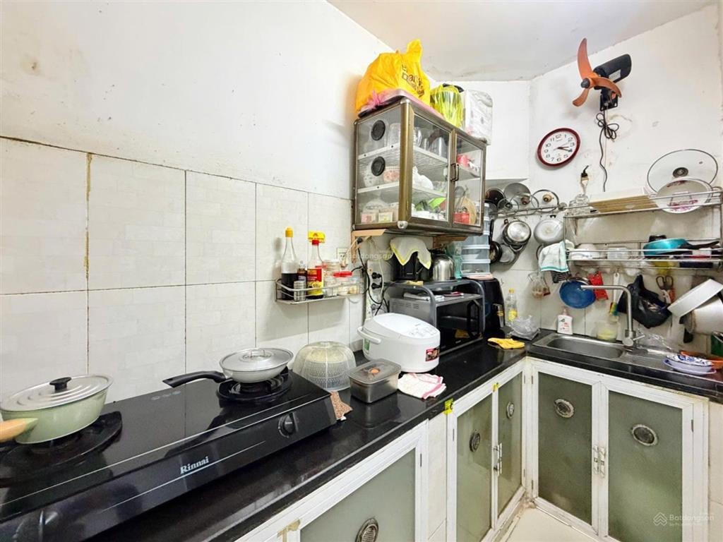 Bán nhà đoàn văn bơ quận 4  4 tầng  30m2  chỉ 3 tỷ  hẻm 4m thông  tiện kinh doanh