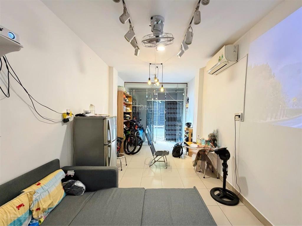 Bán nhà đoàn văn bơ quận 4  4 tầng  30m2  chỉ 3 tỷ  hẻm 4m thông  tiện kinh doanh