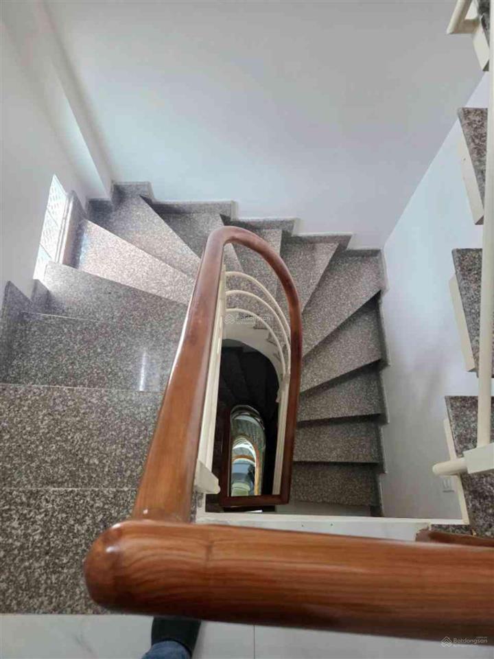 Bán nhà tân vĩnh quận 4  hẻm ôtô  5 tầng  32m2  chỉ 5 tỷ  khu dân trí cao an ninh