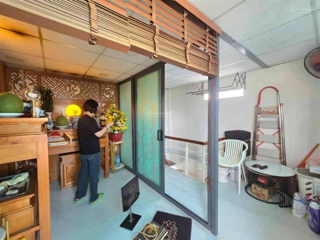Bán nhà tân vĩnh quận 4  hẻm ôtô  5 tầng  32m2  chỉ 5 tỷ  khu dân trí cao an ninh