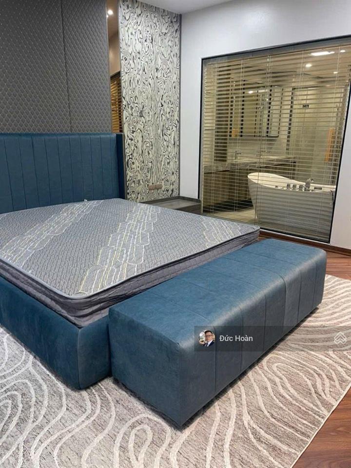 Bán nhà nguyễn văn cừ, ô tô vào nhà, 7 tầng, thang máy, full nội thất châu âu, gần cầu chương dương