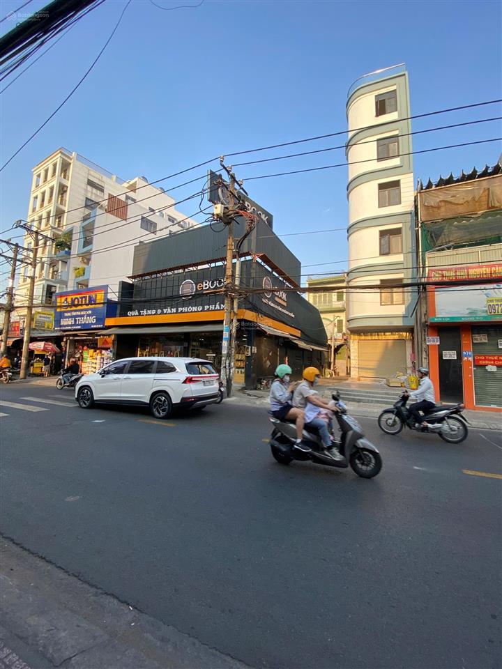 Mặt bằng căn góc hai mặt tiền âu cơ giá 20 tr/tháng  vị trí vàng đường âu cơ sầm uất