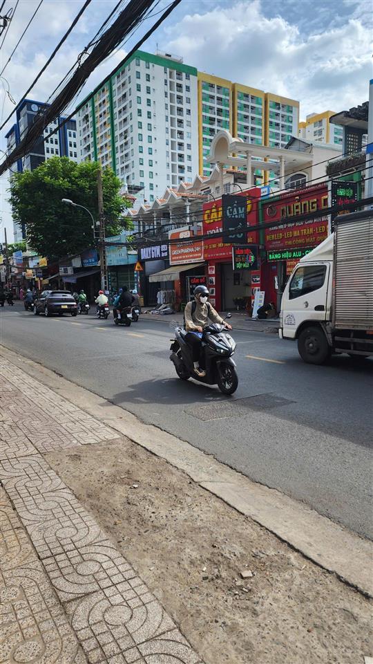 Mặt bằng căn góc hai mặt tiền âu cơ giá 20 tr/tháng  vị trí vàng đường âu cơ sầm uất