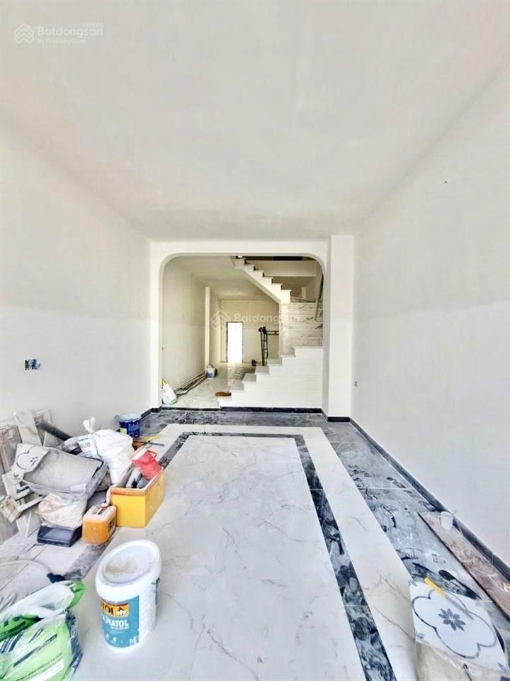 Nhà sát khu tên lửa sầm uất  4 tầng 4 x 26m  chỉ 6.8t