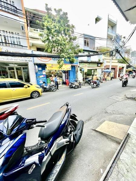 Mặt tiền kd 413 lê văn quới  2 tầng gần 100m2  chốt 9.15t không tl