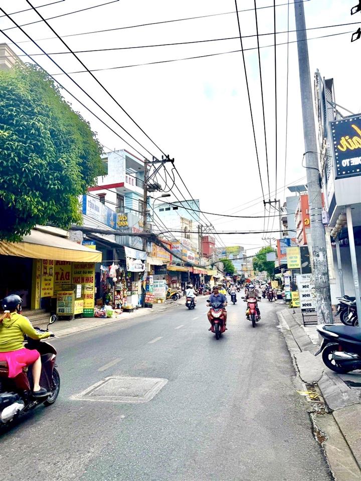 Mặt tiền kd 413 lê văn quới  2 tầng gần 100m2  chốt 9.15t không tl