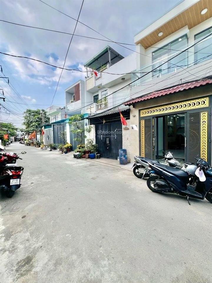 Nhà xây mới  4 x 18m  hẻm nhựa thông chỉ 6.1t