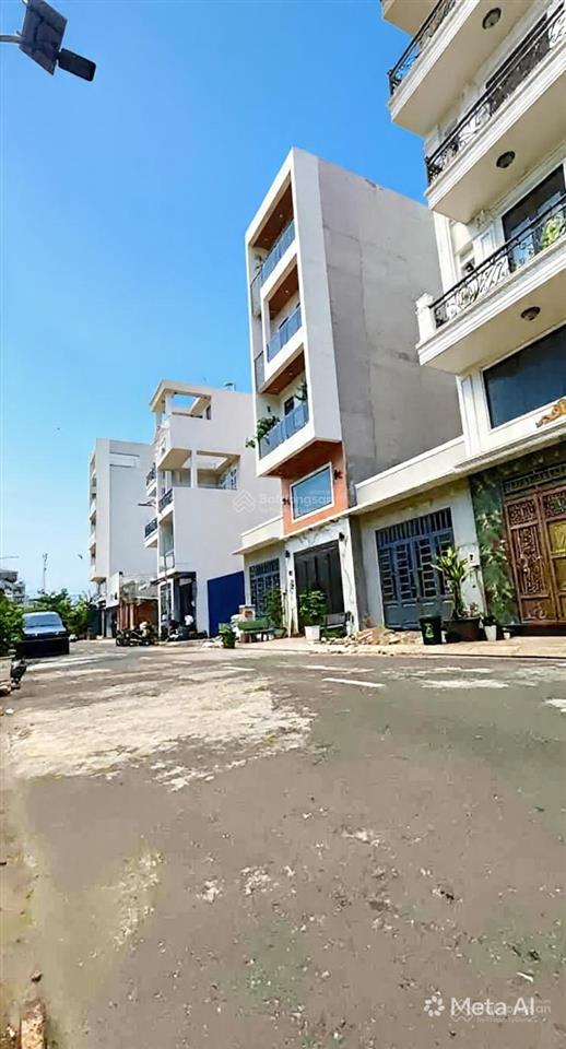 Đất trống  72m²  đường phân lô 8m có lề  giáp tân phú, q6  chỉ 5t