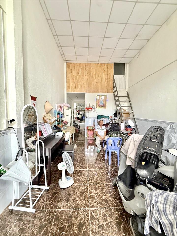 Chỉ 5 tỷ còn bớt, 4 x 20m, hẻm nhựa 7m  gần hương lộ 2, bv bình tân, ở hoặc đầu tư đều tốt